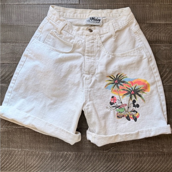 Rare vintage Disney White High-Waisted Shorts with Character and Palm Design - Picture 6 of 10